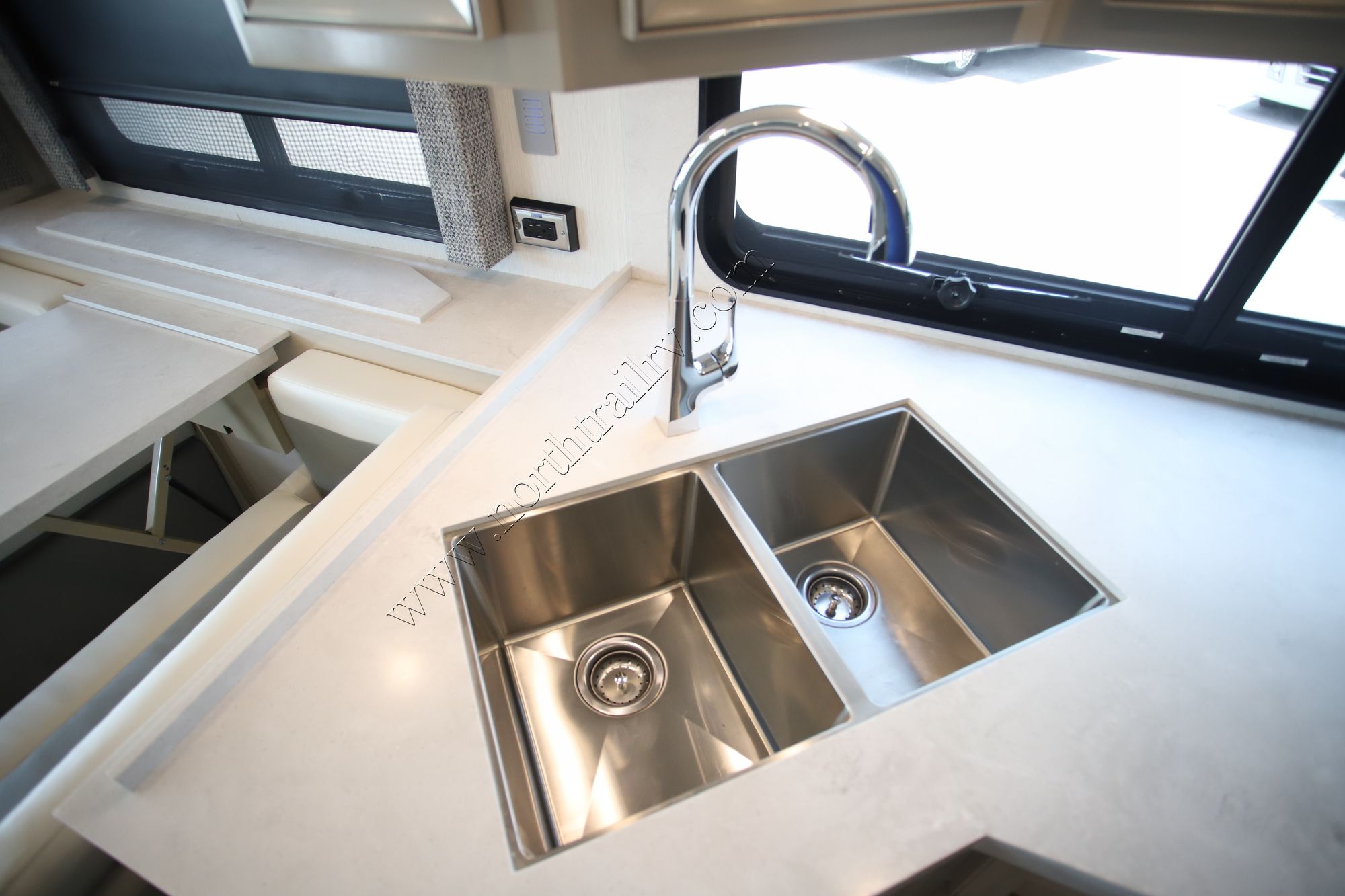 Used 2024 Newmar Ventana 3512 Class A  For Sale