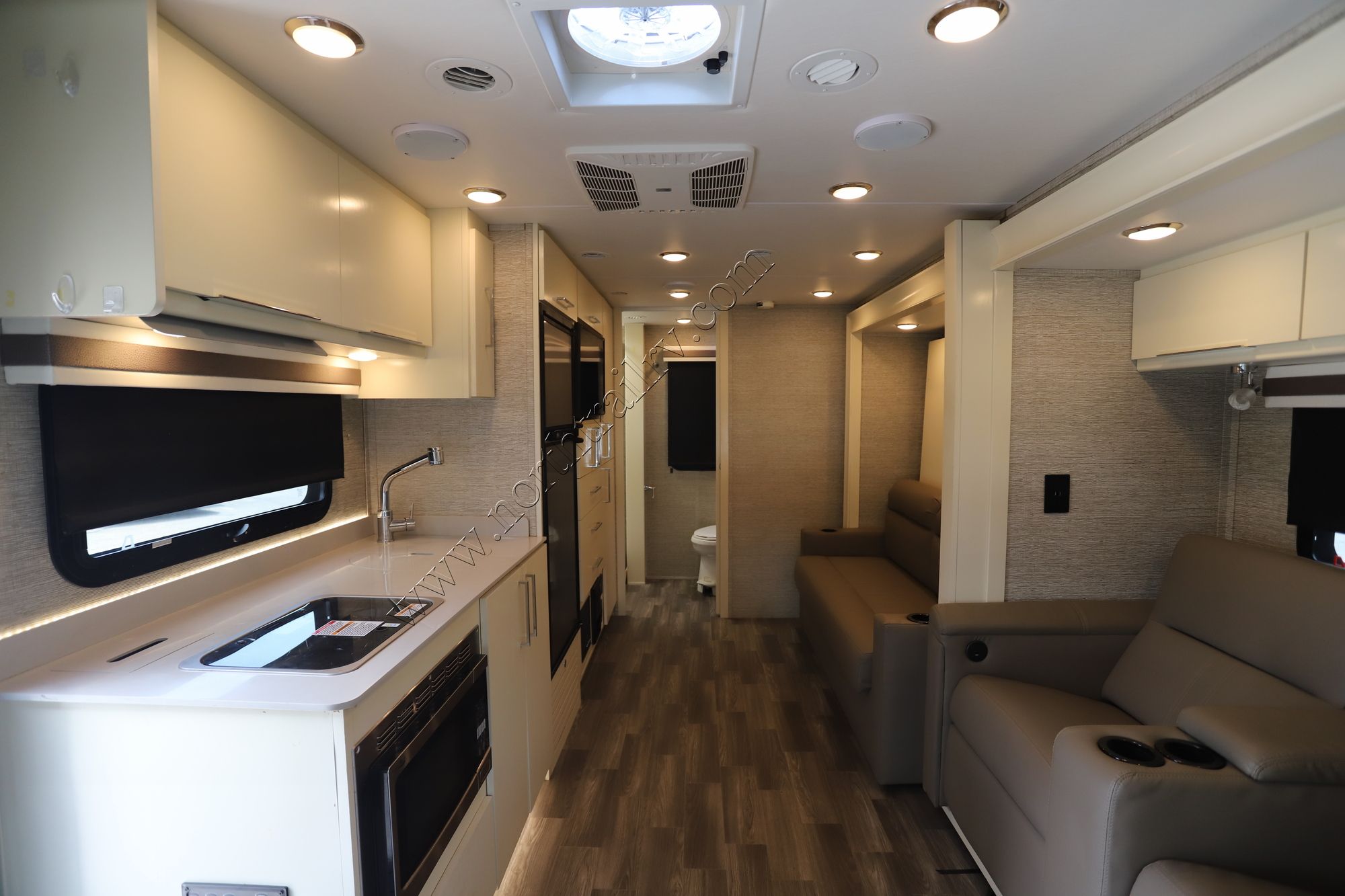 Used 2020 Tiffin Motor Homes Wayfarer 24RW Class C  For Sale
