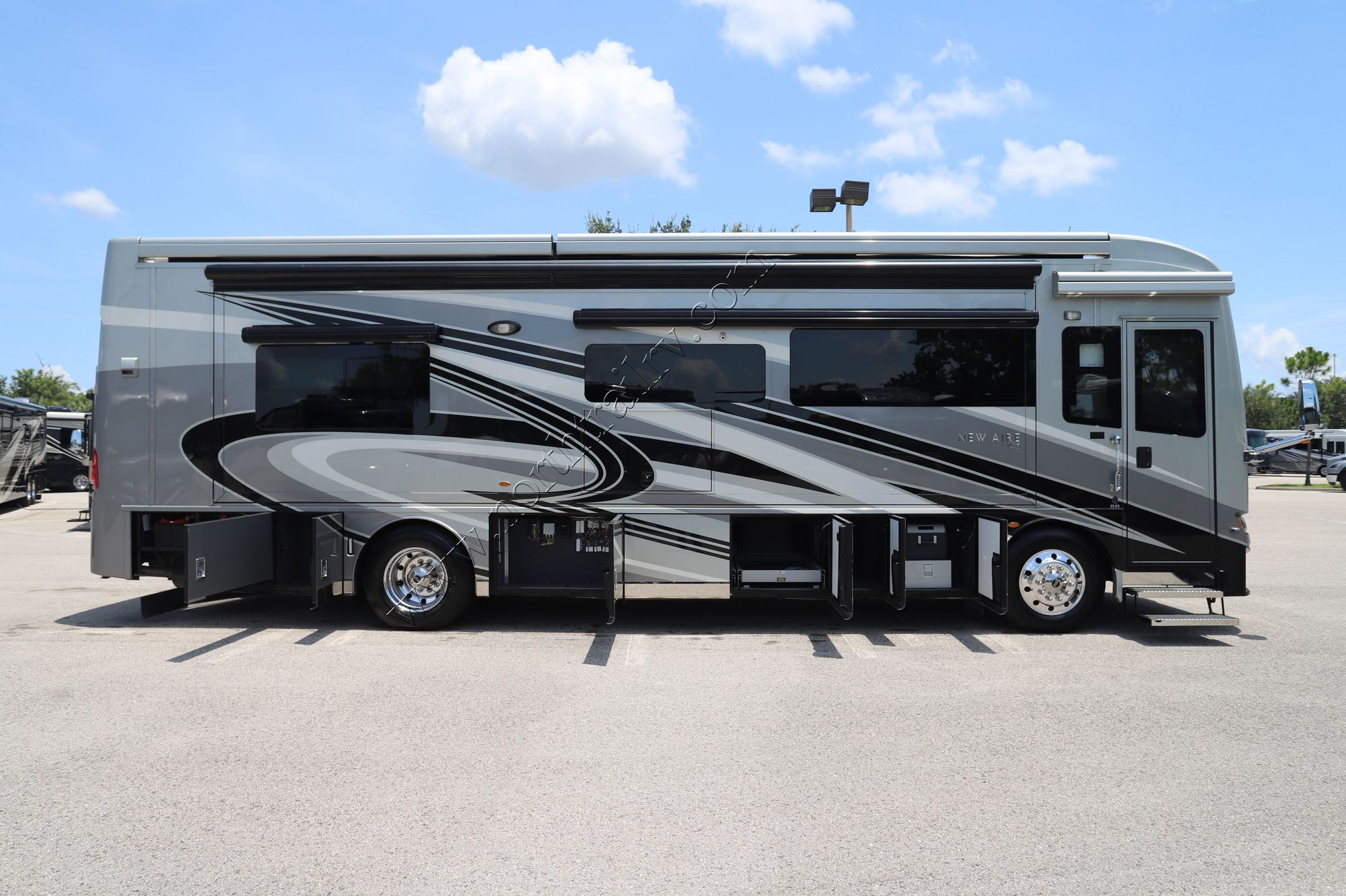 Used 2022 Newmar New Aire 3545 Class A  For Sale