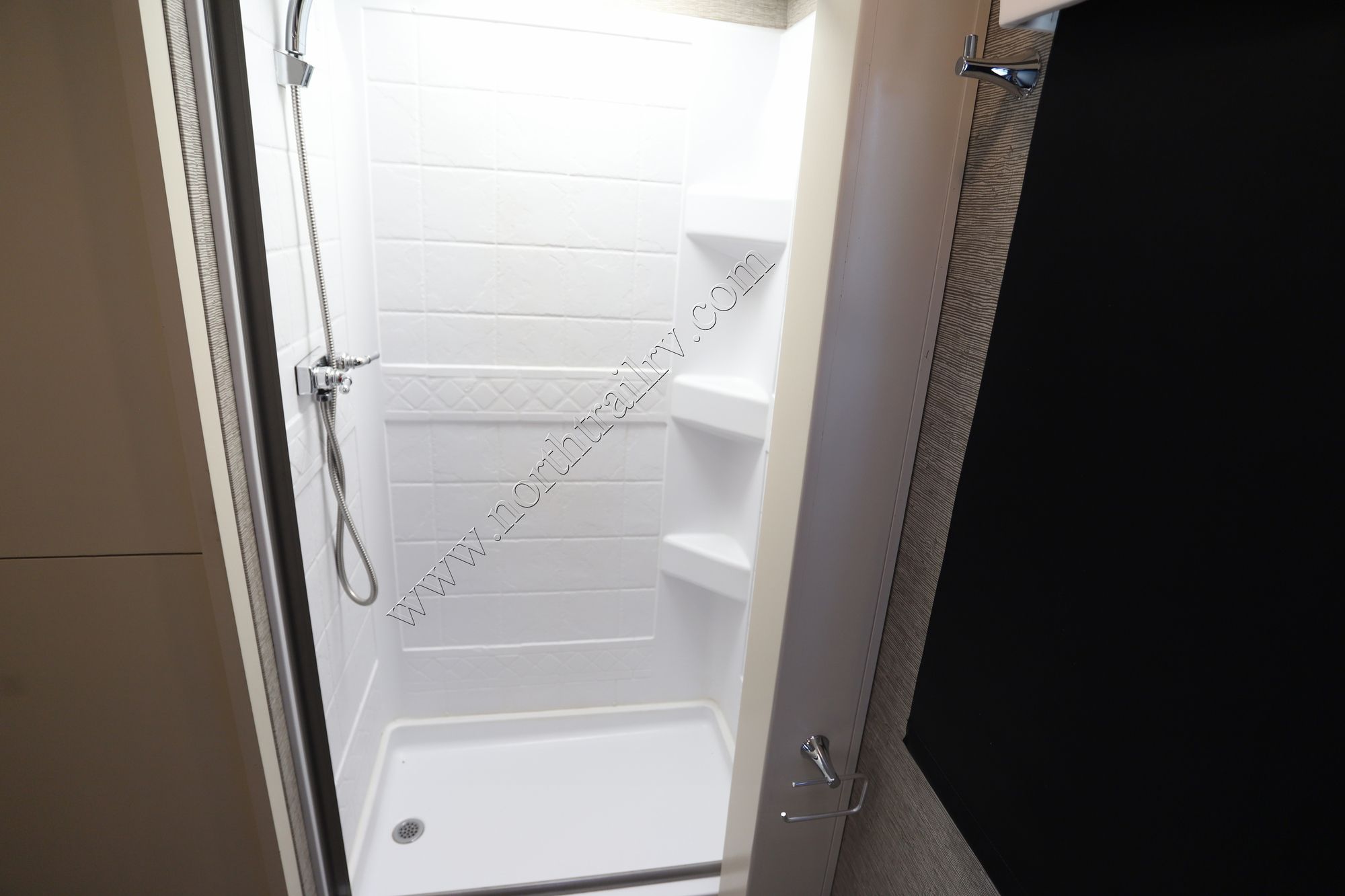 Used 2020 Tiffin Motor Homes Wayfarer 24RW Class C  For Sale