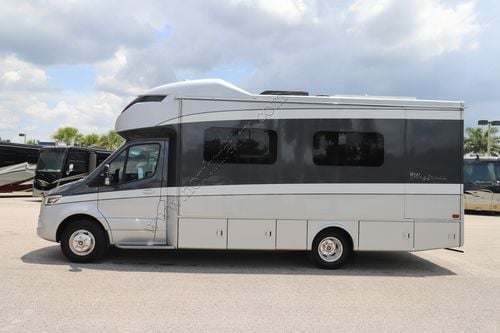 2020 Tiffin Motor Homes Wayfarer 24RW