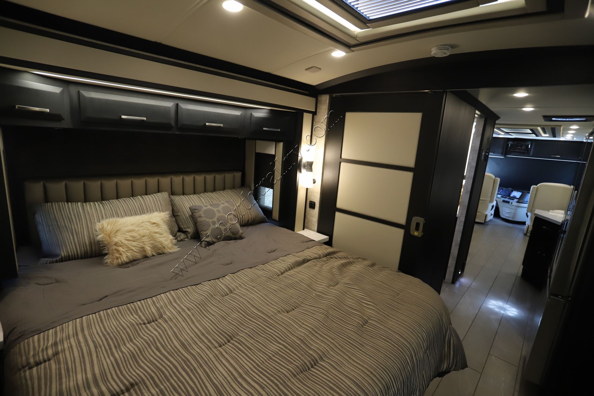 Used 2022 Newmar New Aire 3545 Class A  For Sale