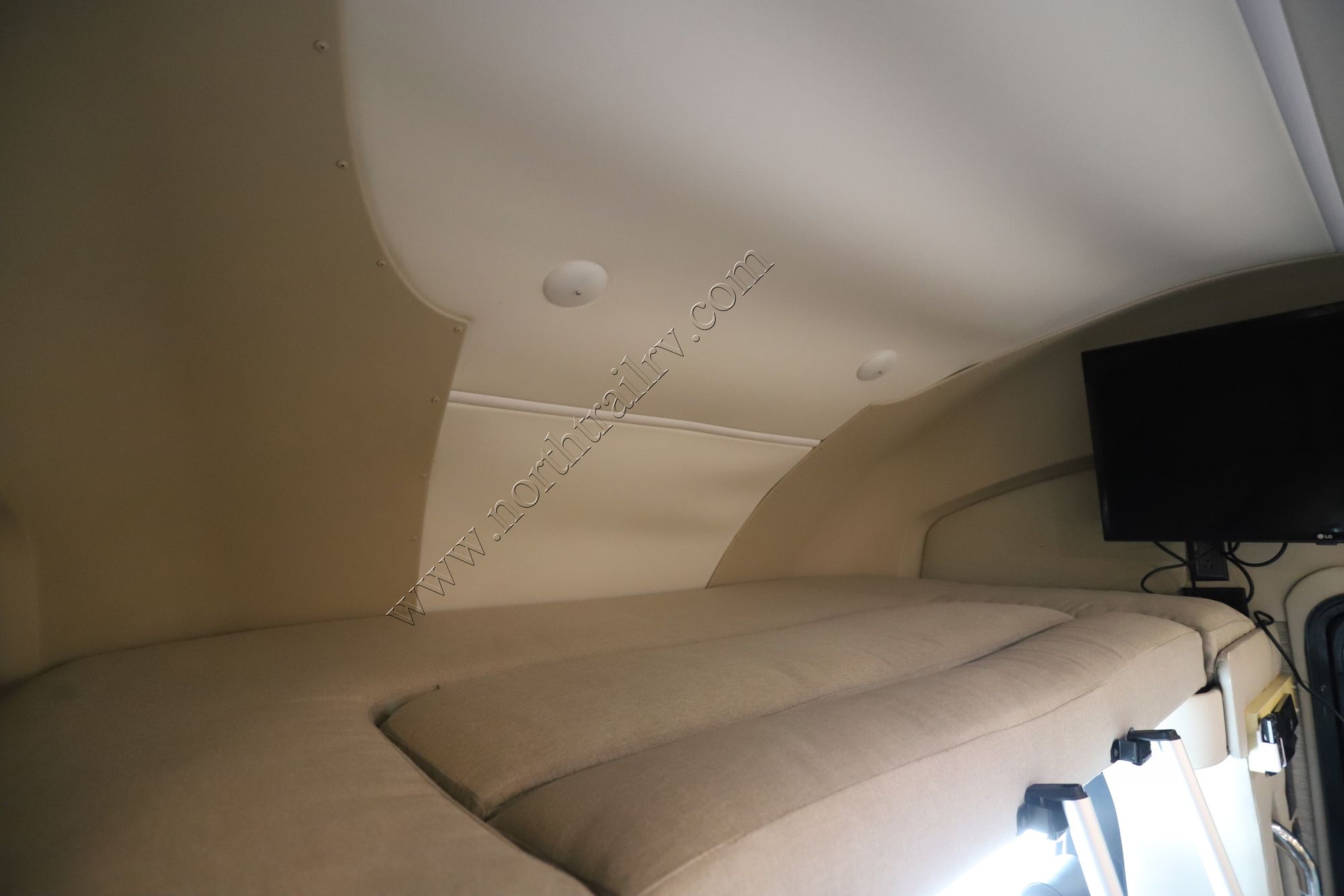 Used 2020 Tiffin Motor Homes Wayfarer 24RW Class C  For Sale