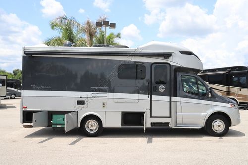 2020 Tiffin Motor Homes Wayfarer 24RW