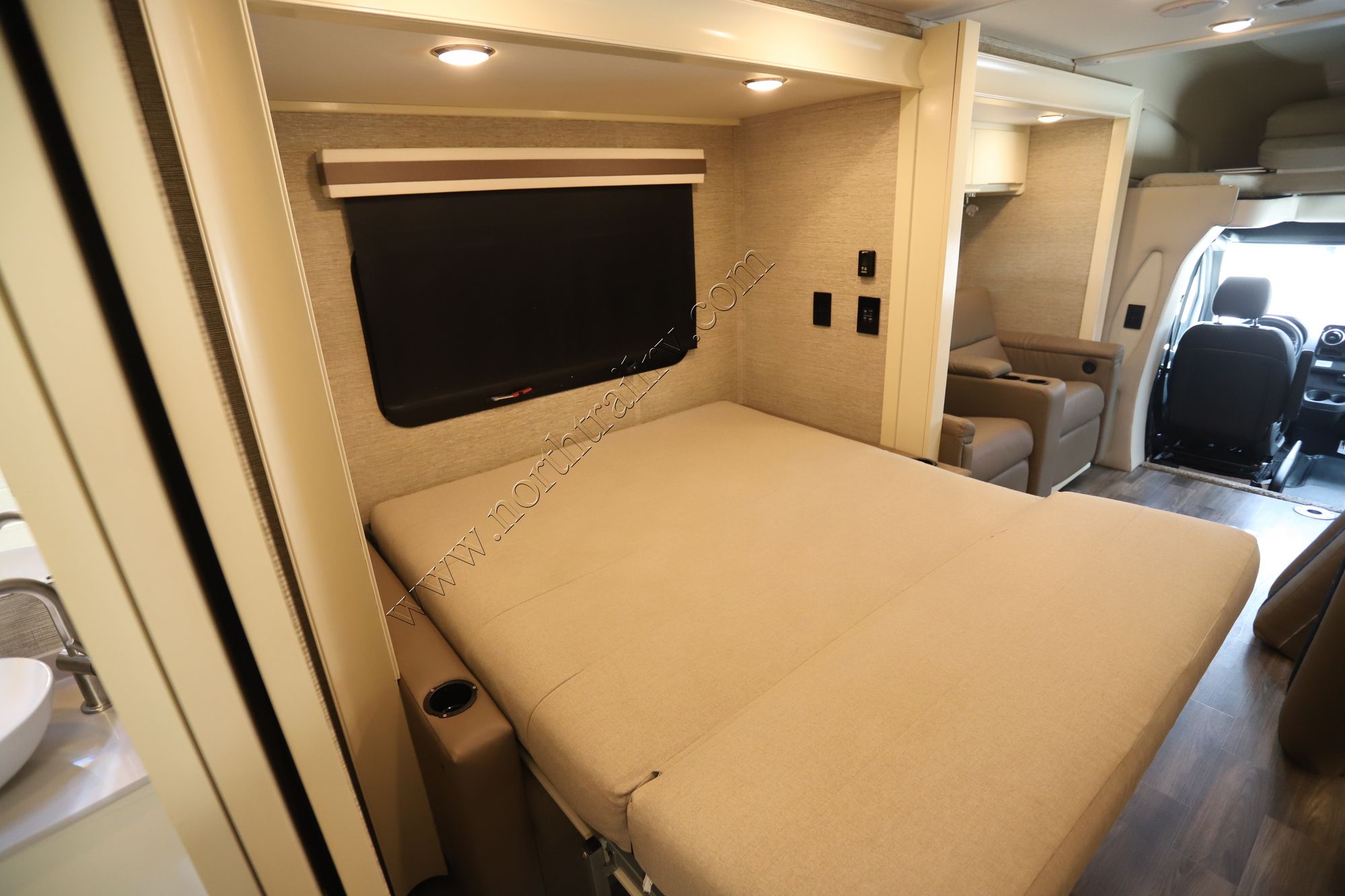 Used 2020 Tiffin Motor Homes Wayfarer 24RW Class C  For Sale