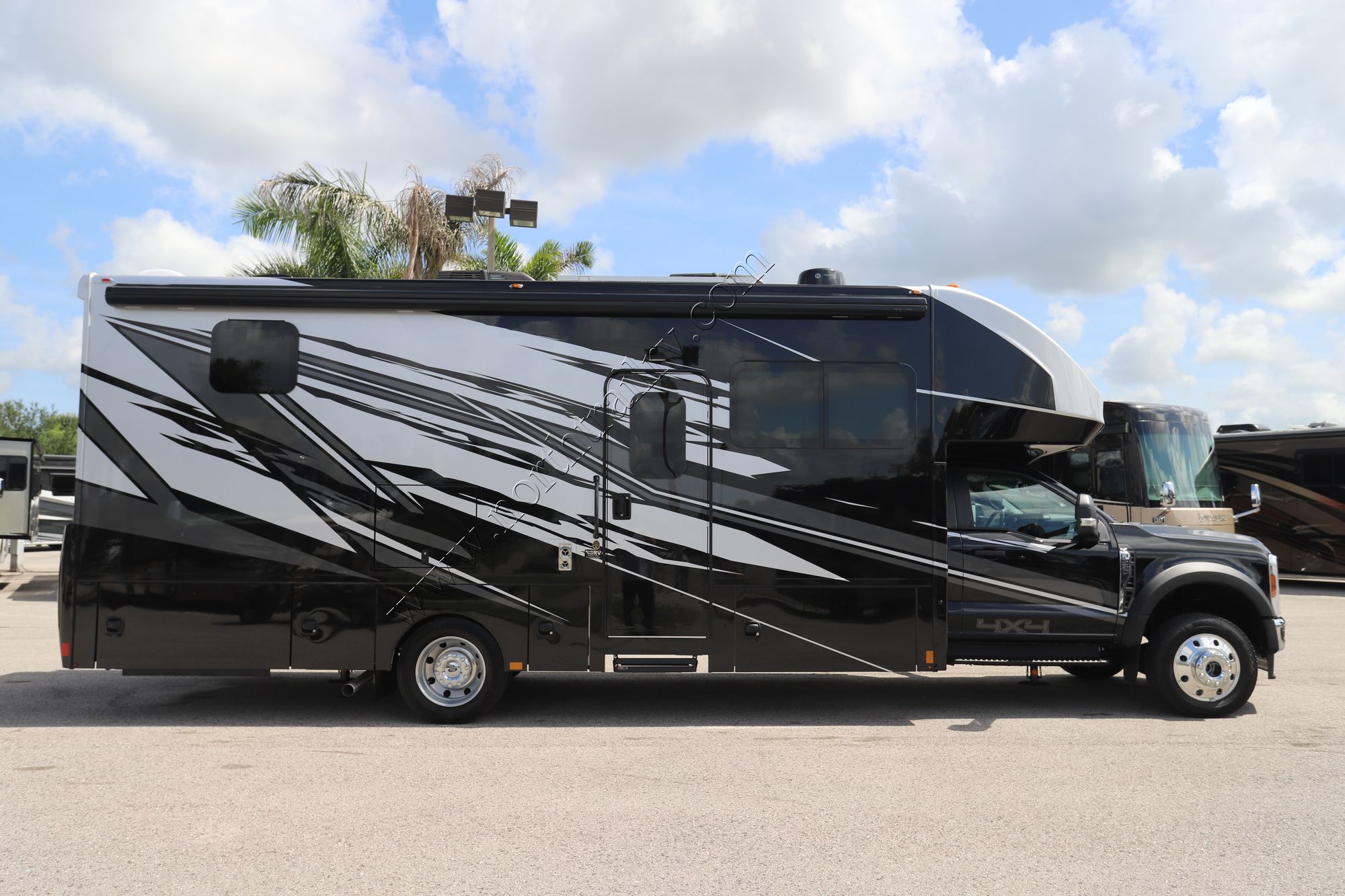 New 2026 Renegade Rv Veracruz 32VDS Super C  For Sale