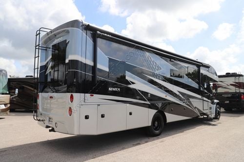2026 Jayco Seneca 37M