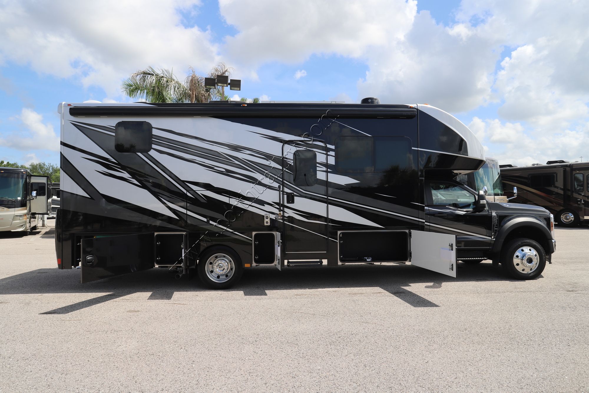 New 2026 Renegade Rv Veracruz 32VDS Super C  For Sale