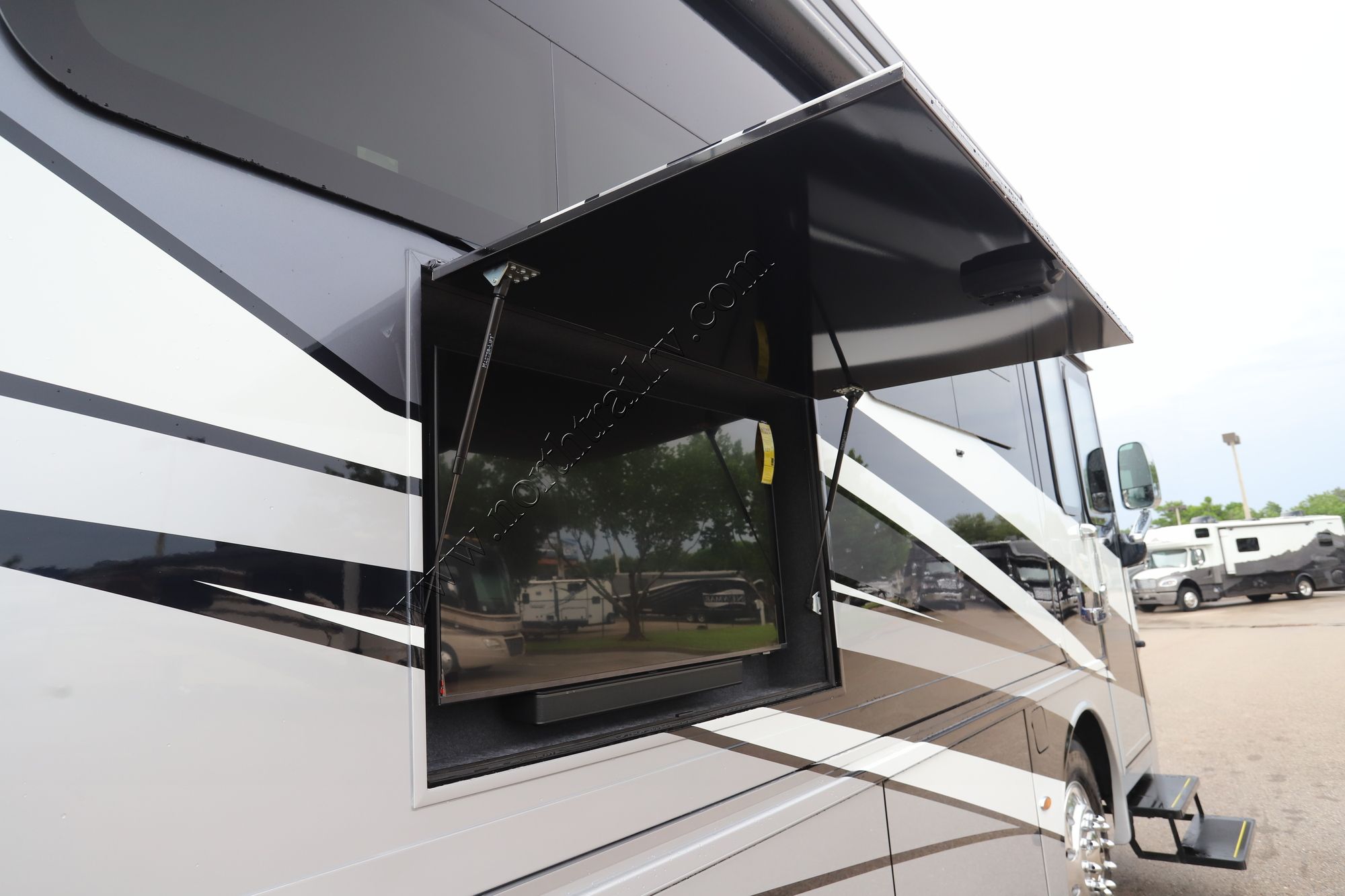 New 2026 Newmar Ventana 4037 Class A  For Sale
