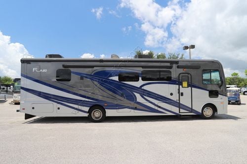 2021 Fleetwood Flair 35R
