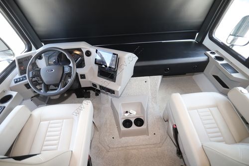 2025 Newmar Bay Star 3014