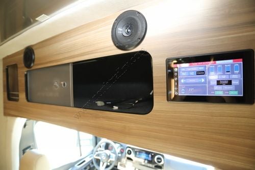 2026 Airstream Atlas Tommy Bahama