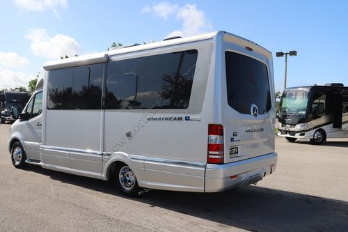 2026 Airstream Atlas Tommy Bahama