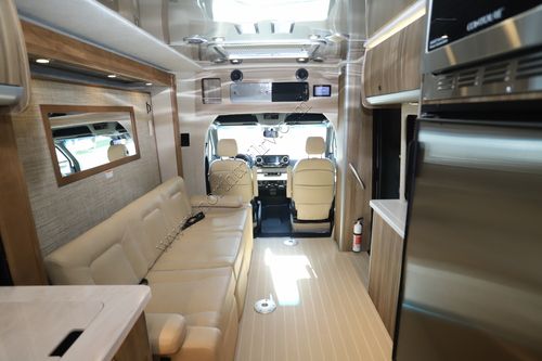 2026 Airstream Atlas Tommy Bahama