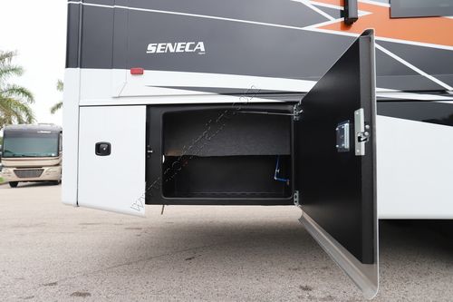2026 Jayco Seneca 37L
