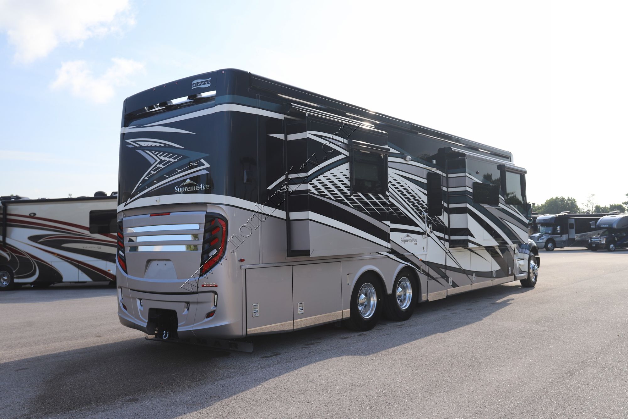 Used 2022 Newmar Supreme Aire 4575 Super C  For Sale