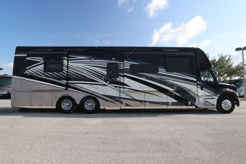 2022 Newmar Supreme Aire 4575