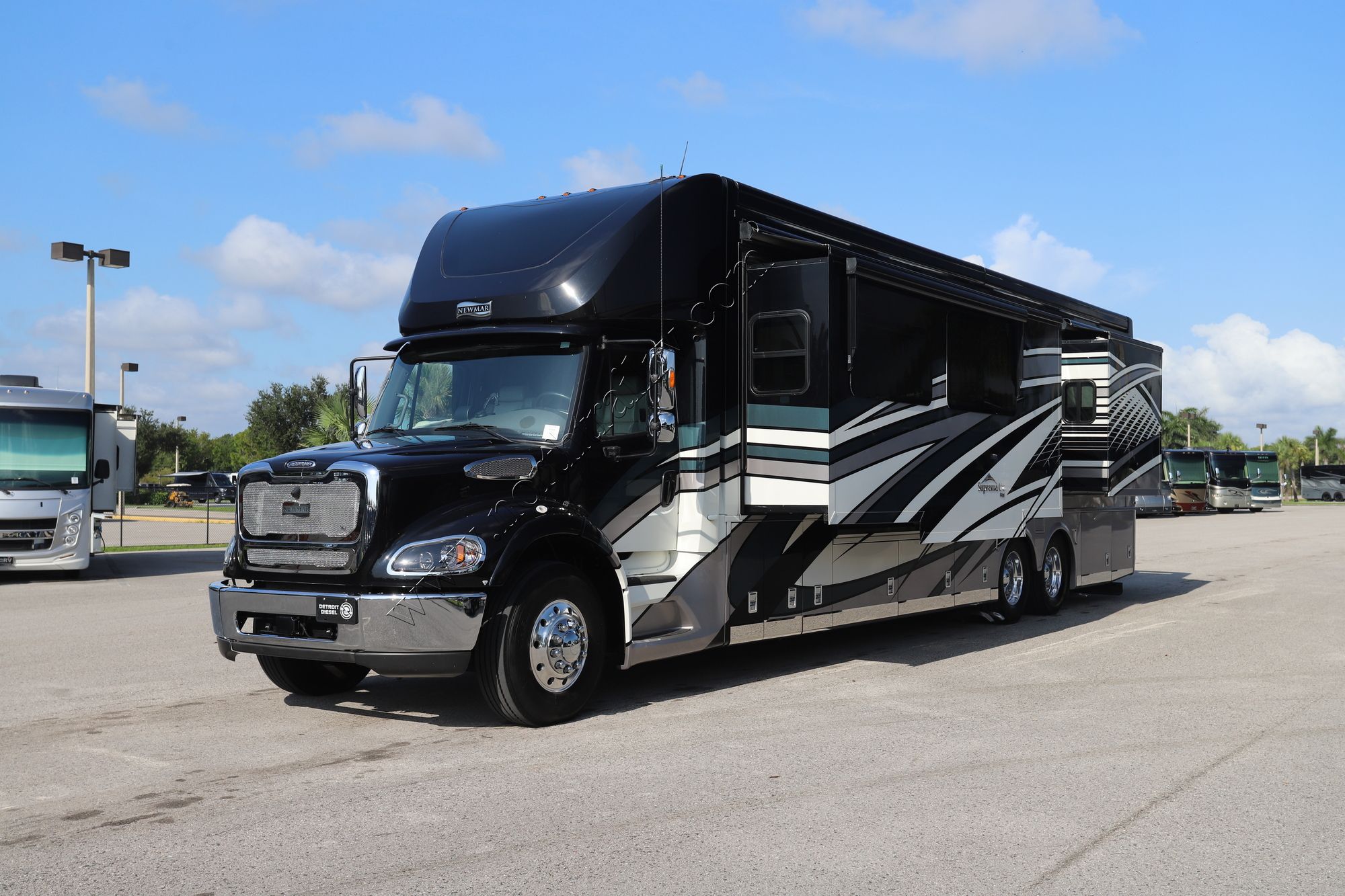 Used 2022 Newmar Supreme Aire 4575 Super C  For Sale