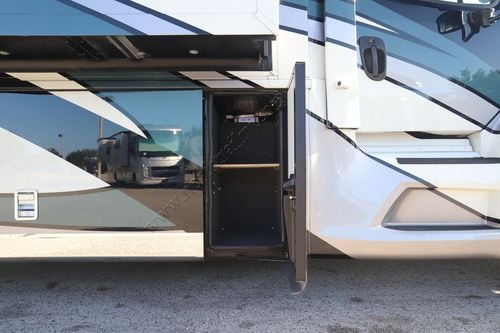 2022 Newmar Supreme Aire 4575