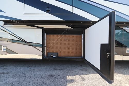 2022 Newmar Supreme Aire 4575