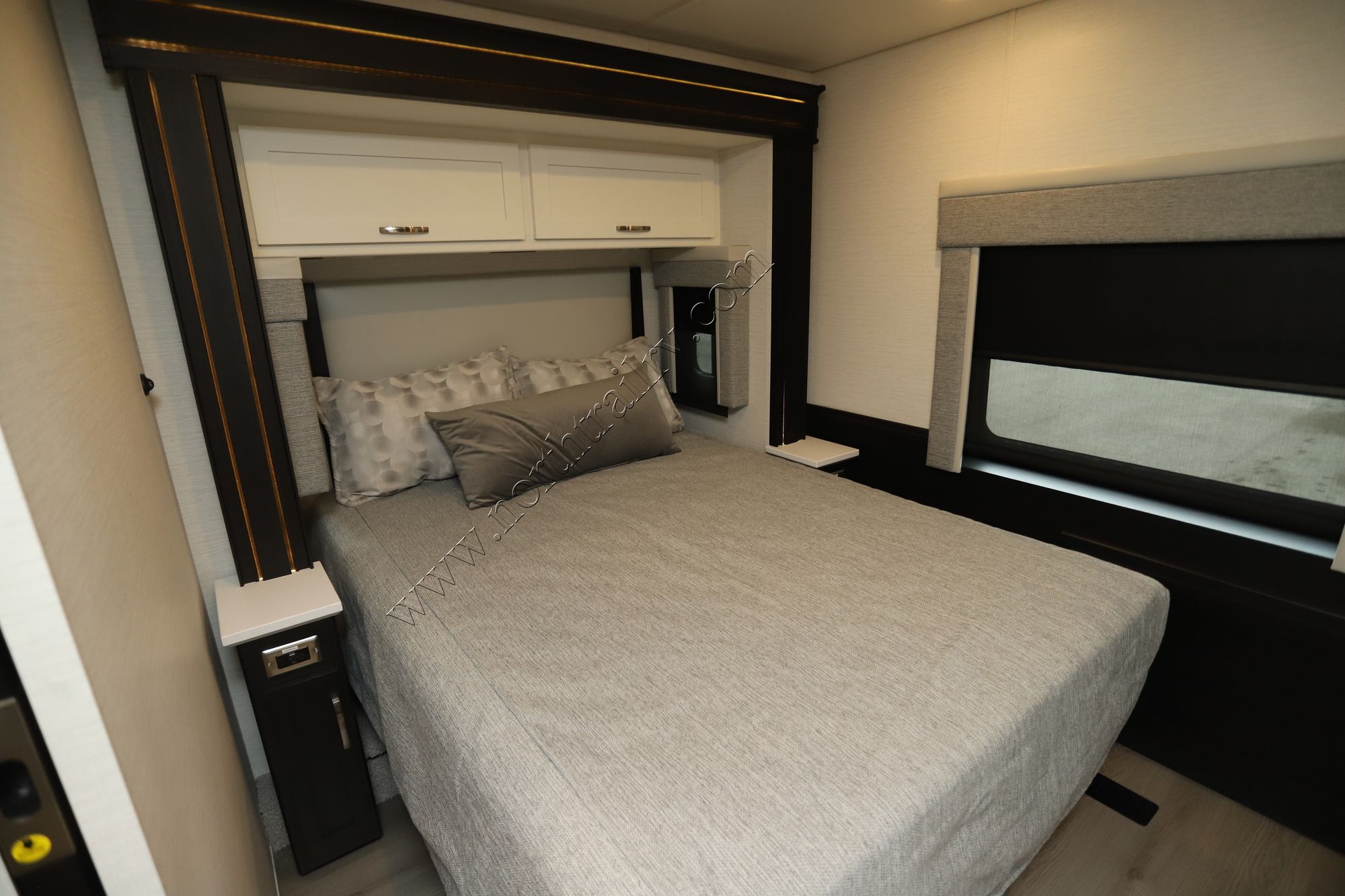Used 2025 Newmar Bay Star 3014 Class A  For Sale