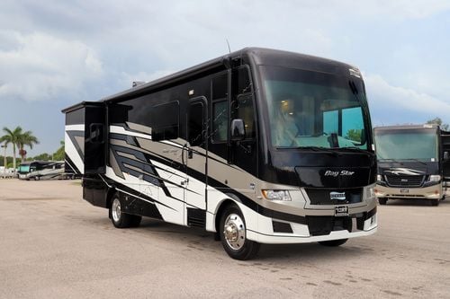 2025 Newmar Bay Star 3014