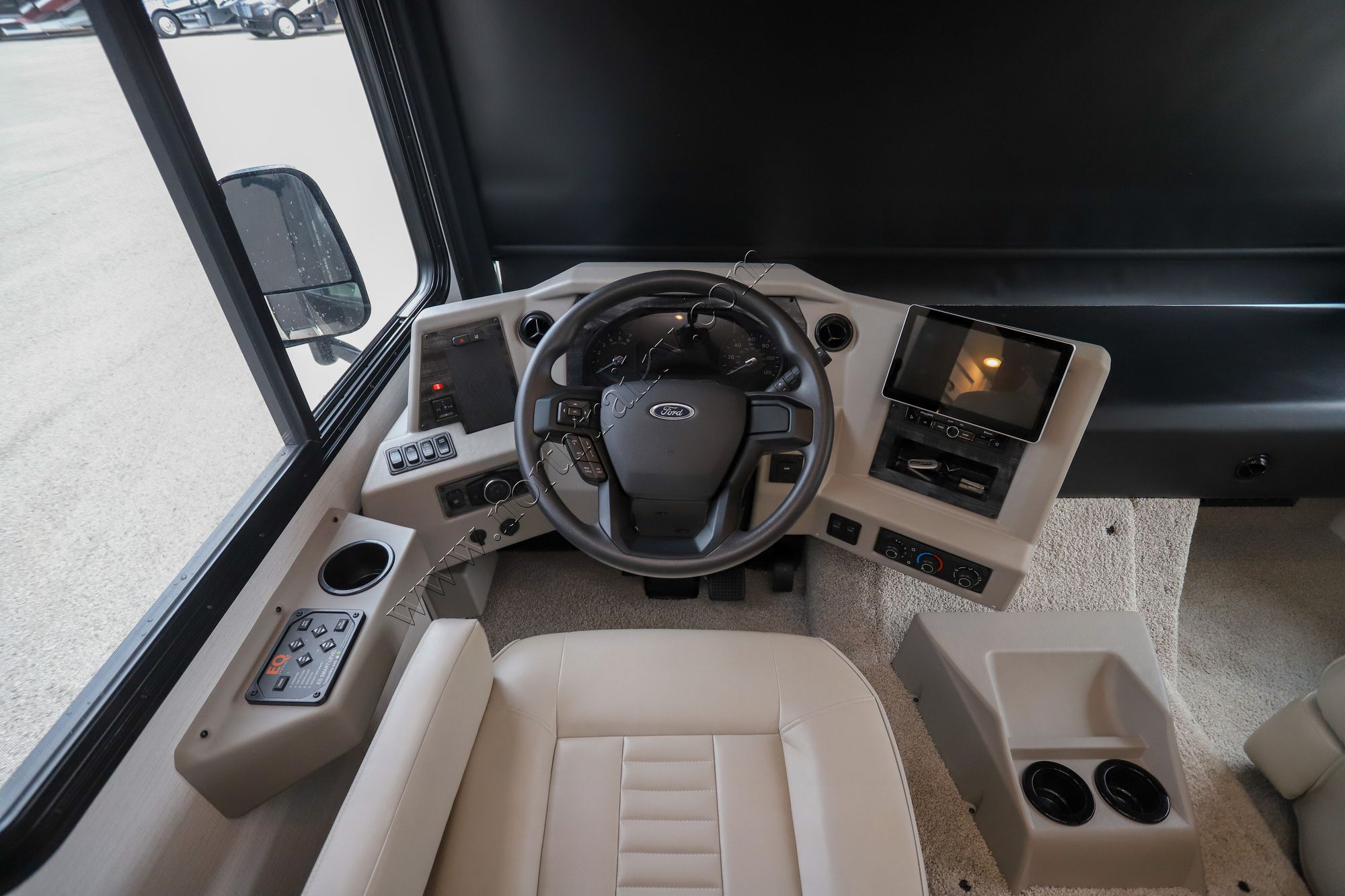 Used 2025 Newmar Bay Star 3014 Class A  For Sale