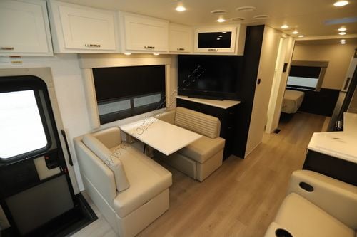 2025 Newmar Bay Star 3014