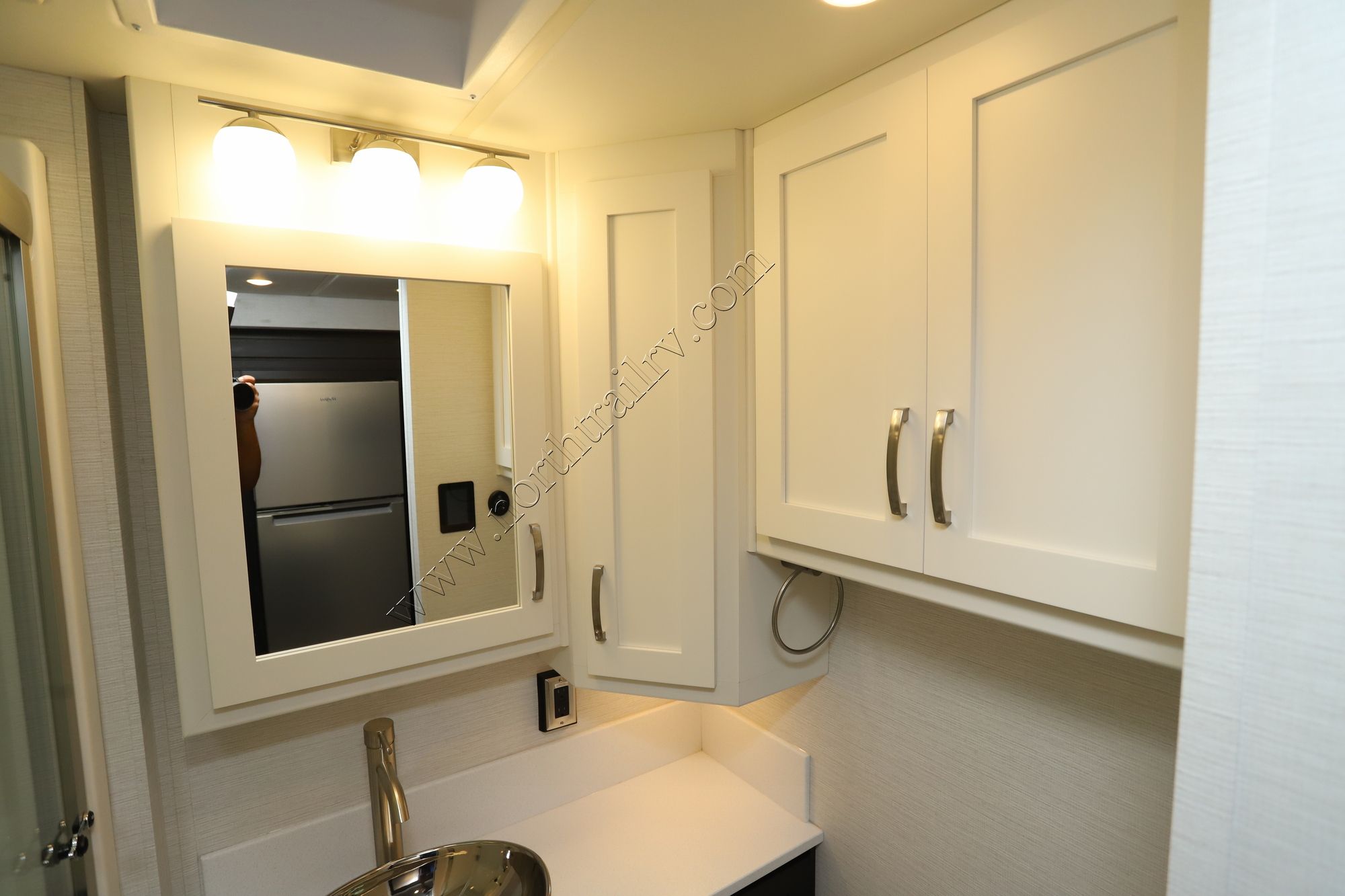 Used 2025 Newmar Bay Star 3014 Class A  For Sale