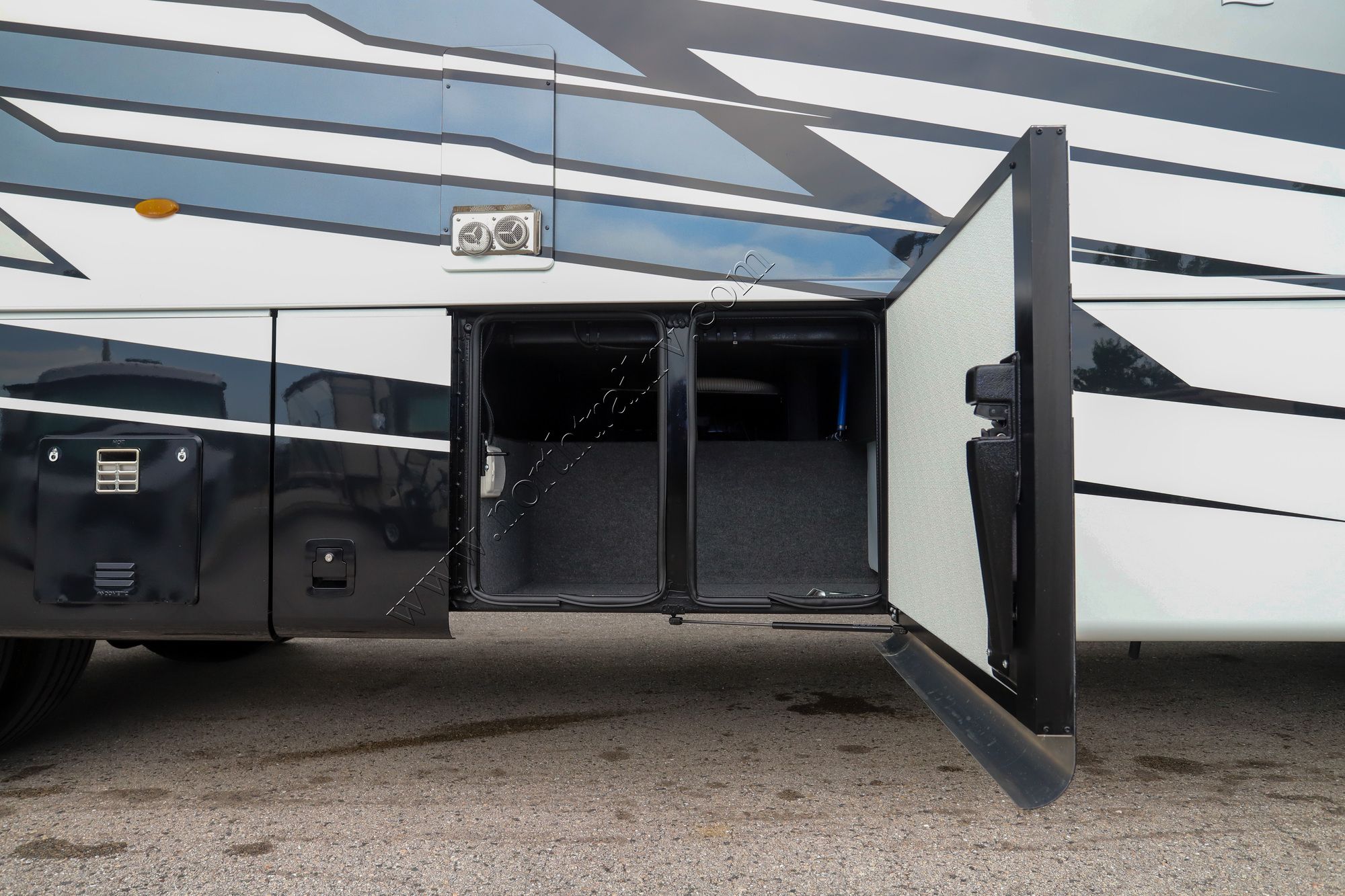 Used 2025 Newmar Bay Star 3014 Class A  For Sale