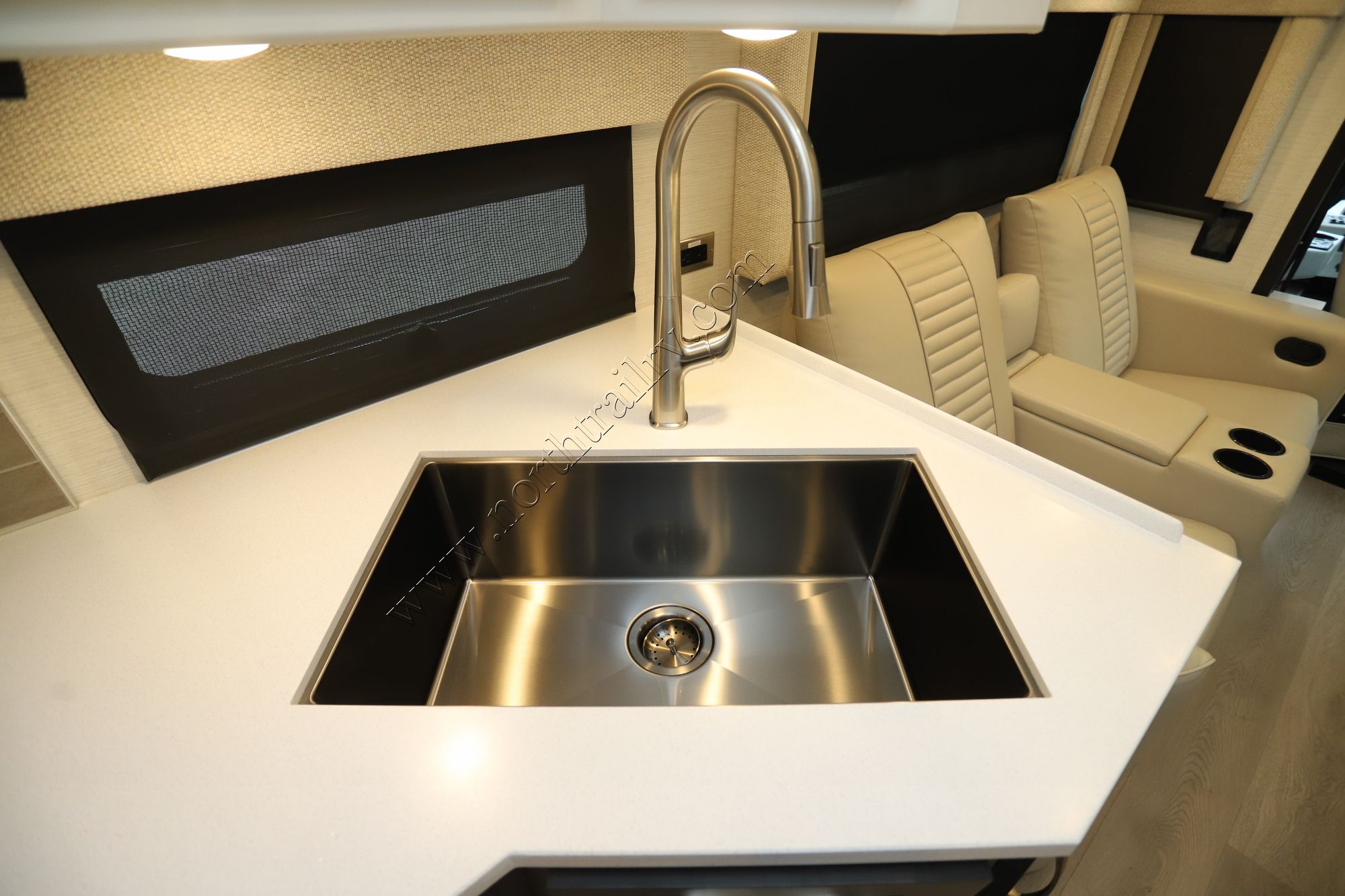 Used 2025 Newmar Bay Star 3014 Class A  For Sale