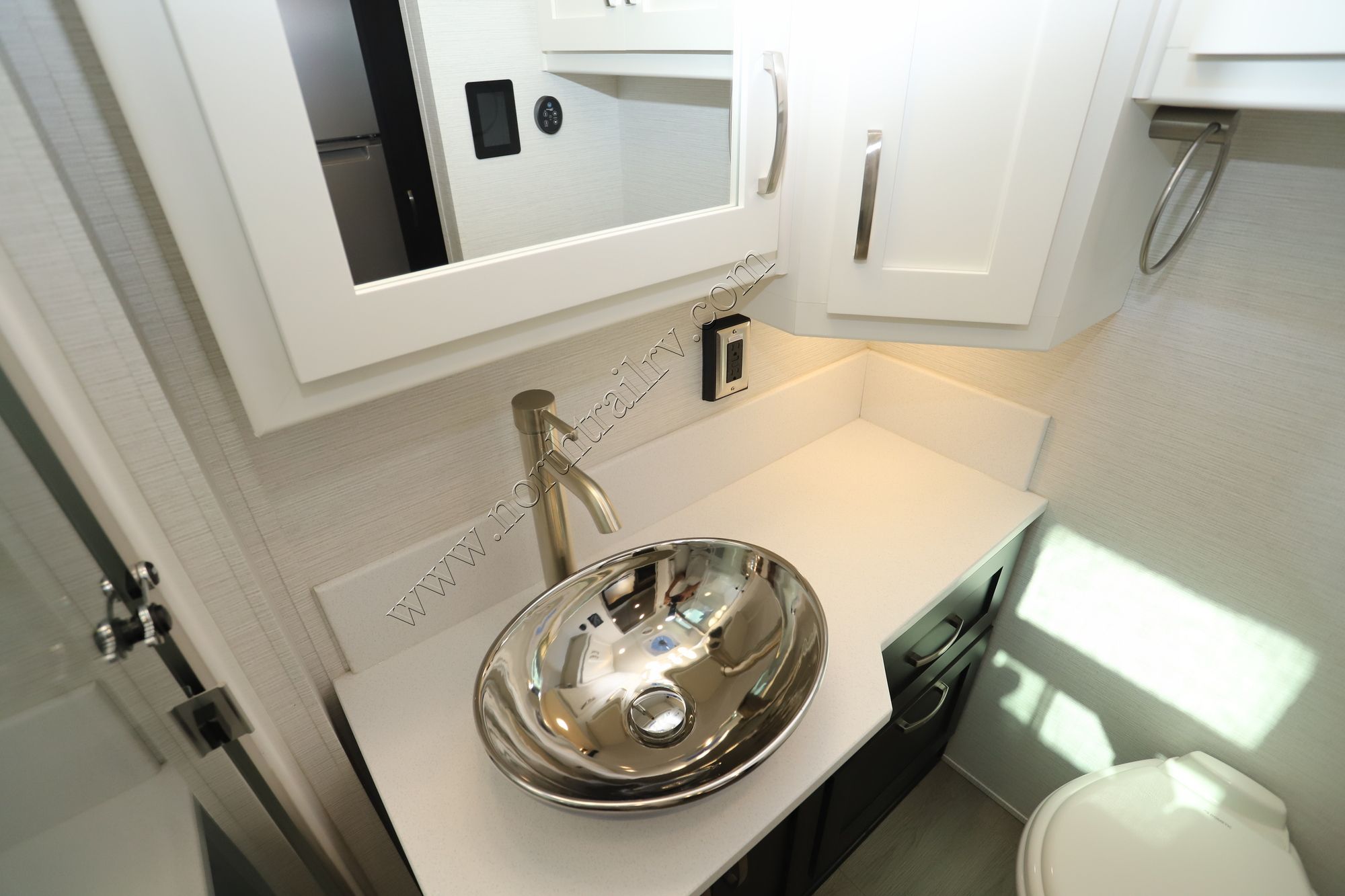 Used 2025 Newmar Bay Star 3014 Class A  For Sale
