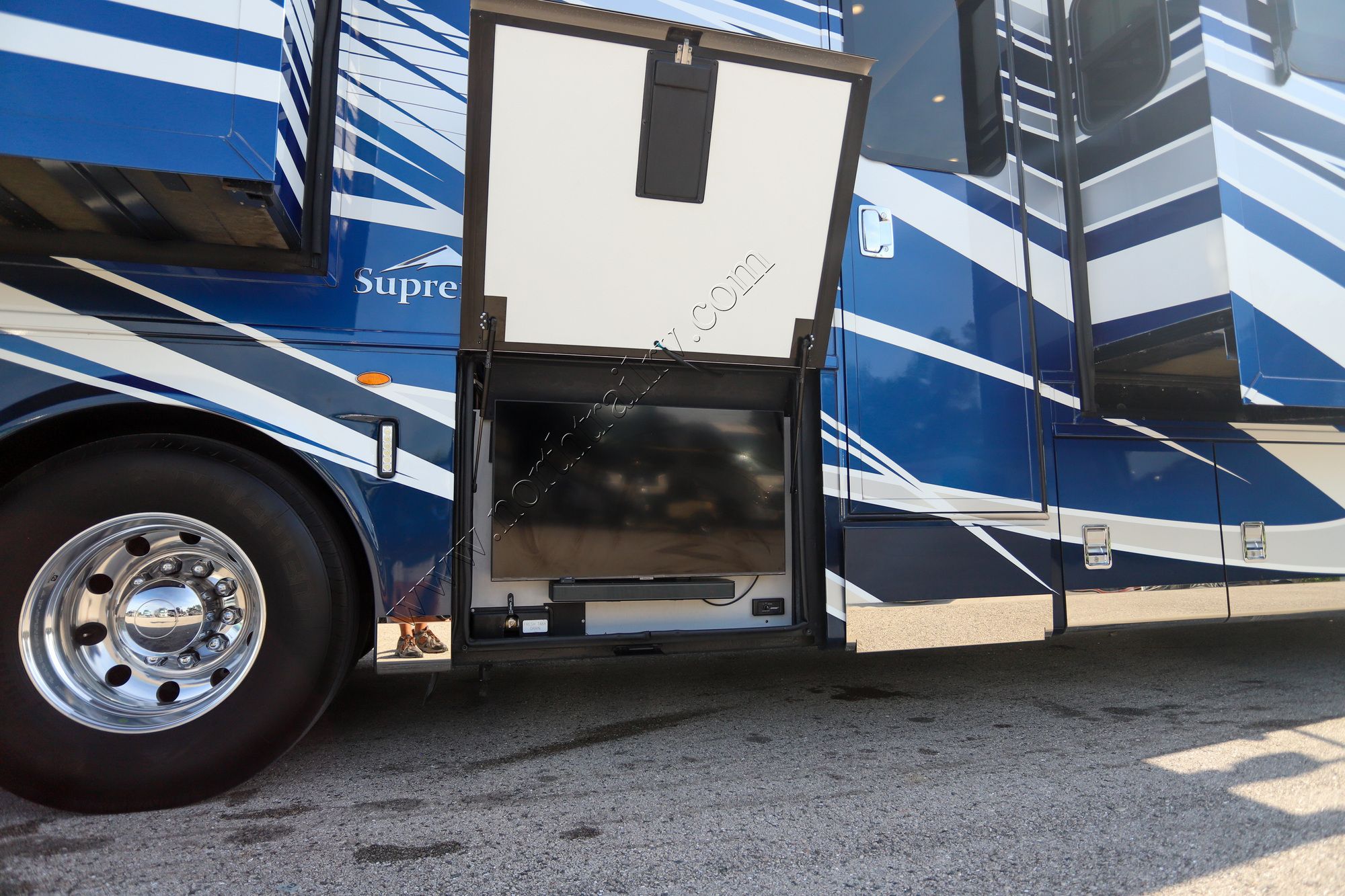 Used 2022 Newmar Supreme Aire 4051 Super C  For Sale