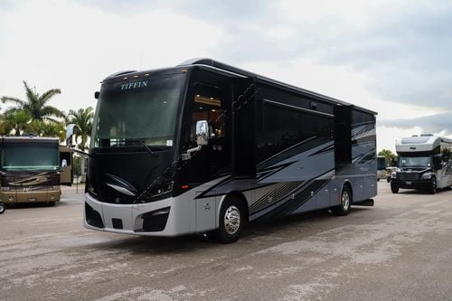 2026 Tiffin Motor Homes Phaeton 40IH
