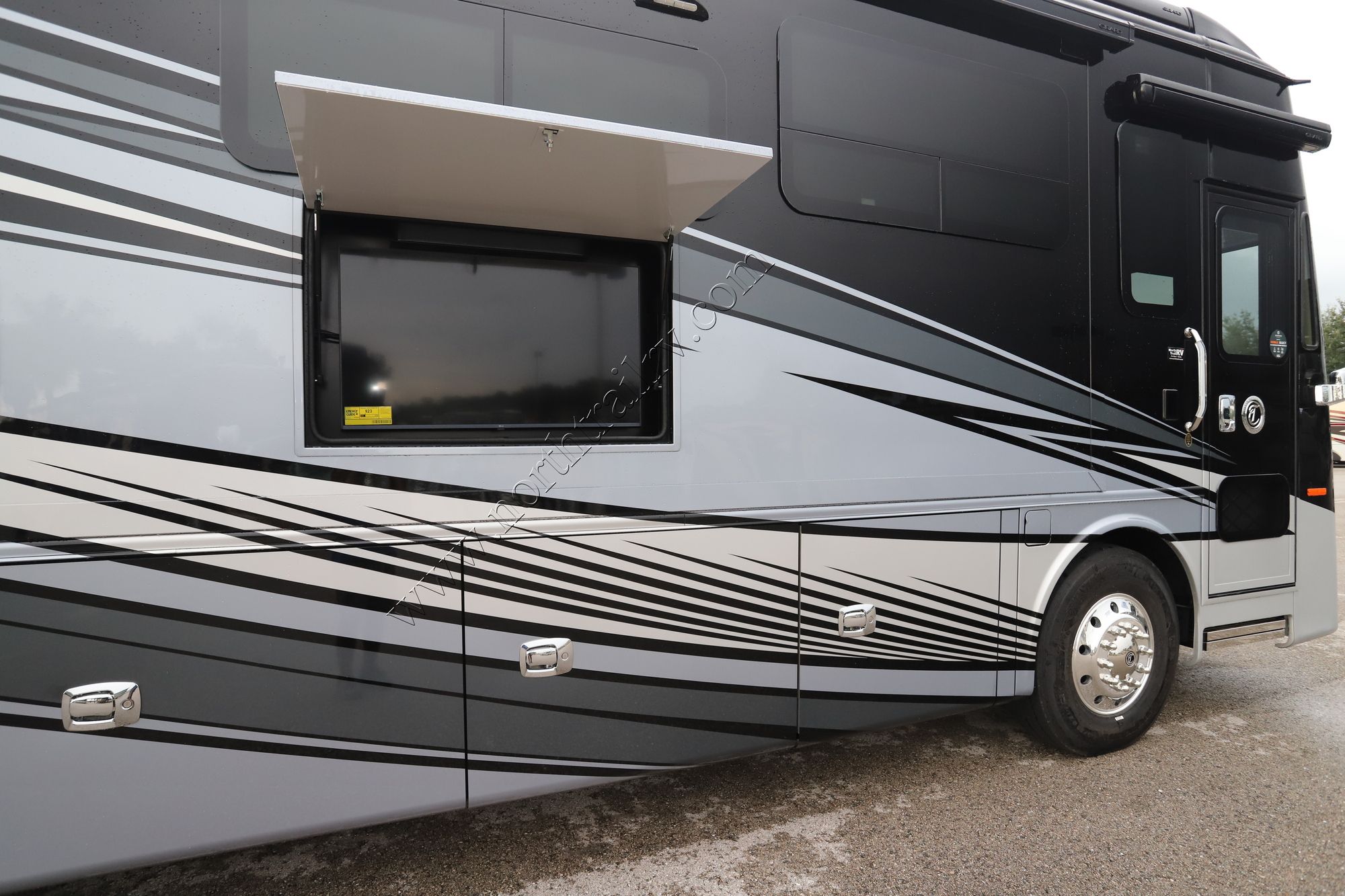 New 2026 Tiffin Motor Homes Phaeton 40IH Class A  For Sale