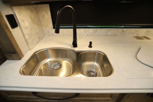 2026 Tiffin Motor Homes Phaeton 40IH