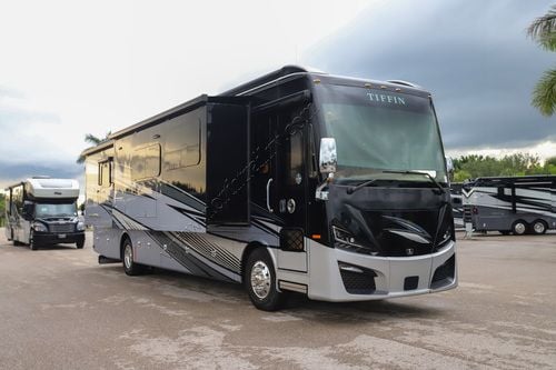 2026 Tiffin Motor Homes Phaeton 40IH