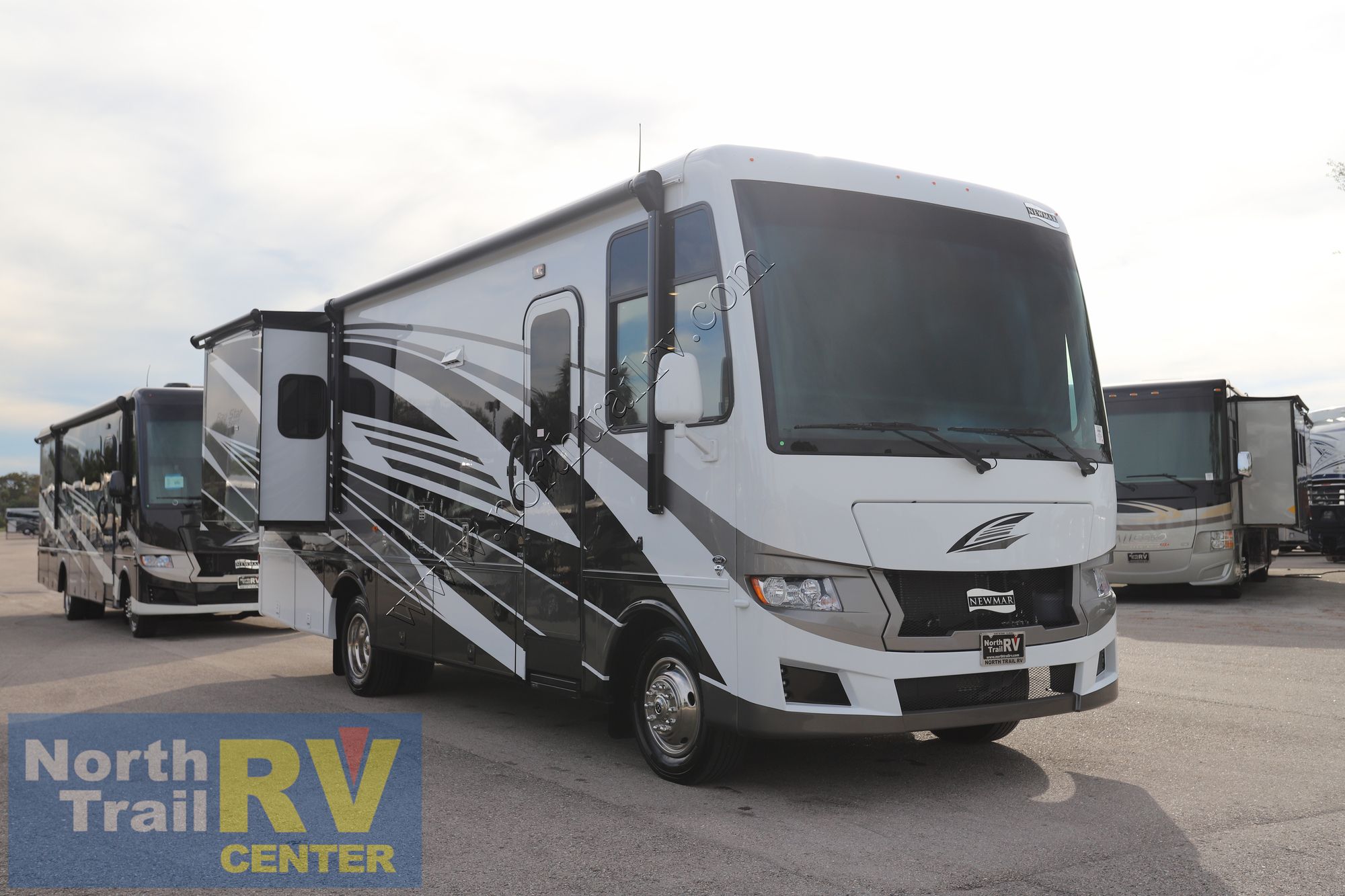 New 2024 Newmar Bay Star Sport 2720 Class A  For Sale