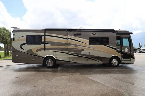 2014 Tiffin Motor Homes Breeze 32BR