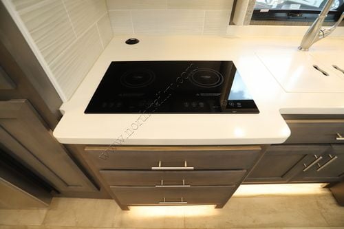 2021 Thor Aria 3701