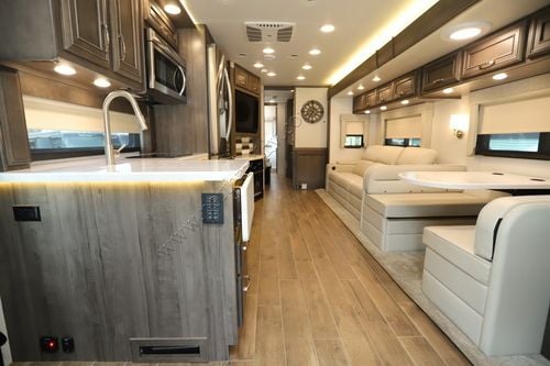 2024 Jayco Seneca Prestige 37K