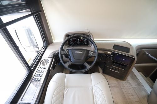 2021 Thor Aria 3701