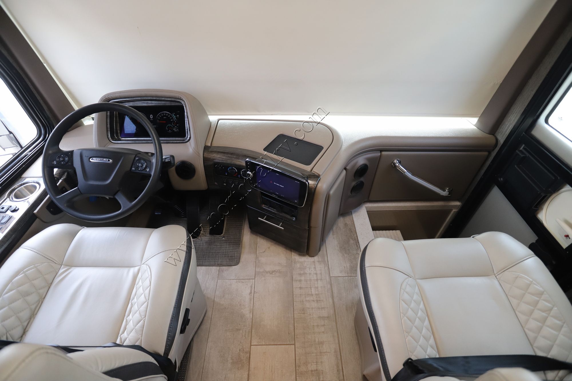 Used 2021 Thor Aria 3701 Class A  For Sale