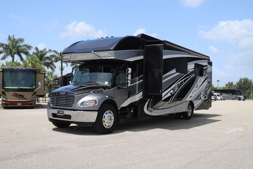 2024 Jayco Seneca Prestige 37K