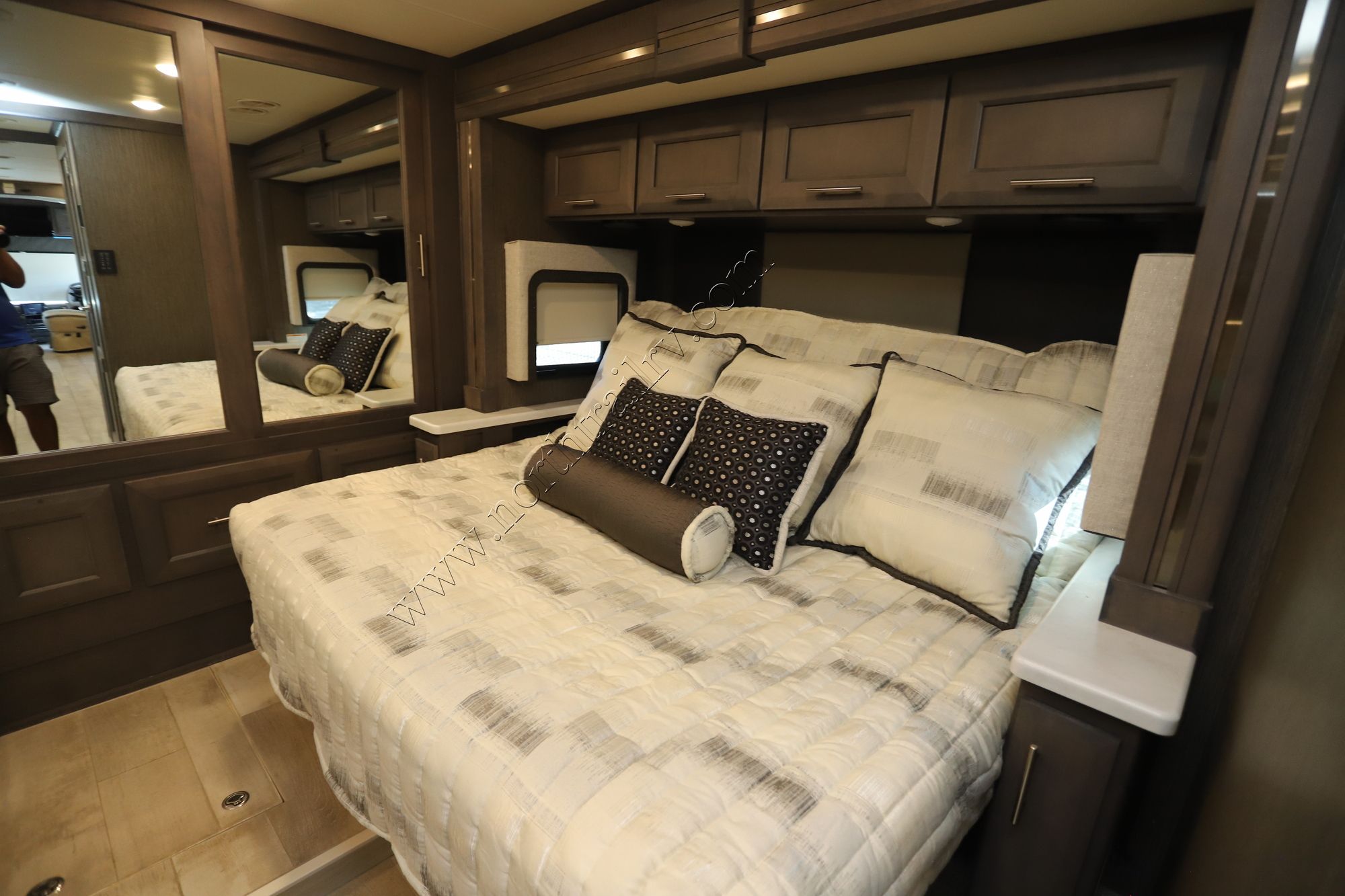 Used 2021 Thor Aria 3701 Class A  For Sale