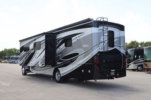 2024 Jayco Seneca Prestige 37K