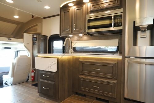 2024 Jayco Seneca Prestige 37K
