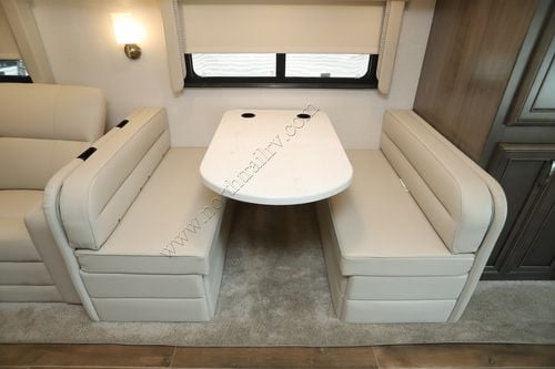 2024 Jayco Seneca Prestige 37K