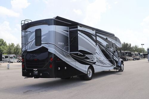 2024 Jayco Seneca Prestige 37K
