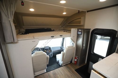 2024 Jayco Seneca Prestige 37K
